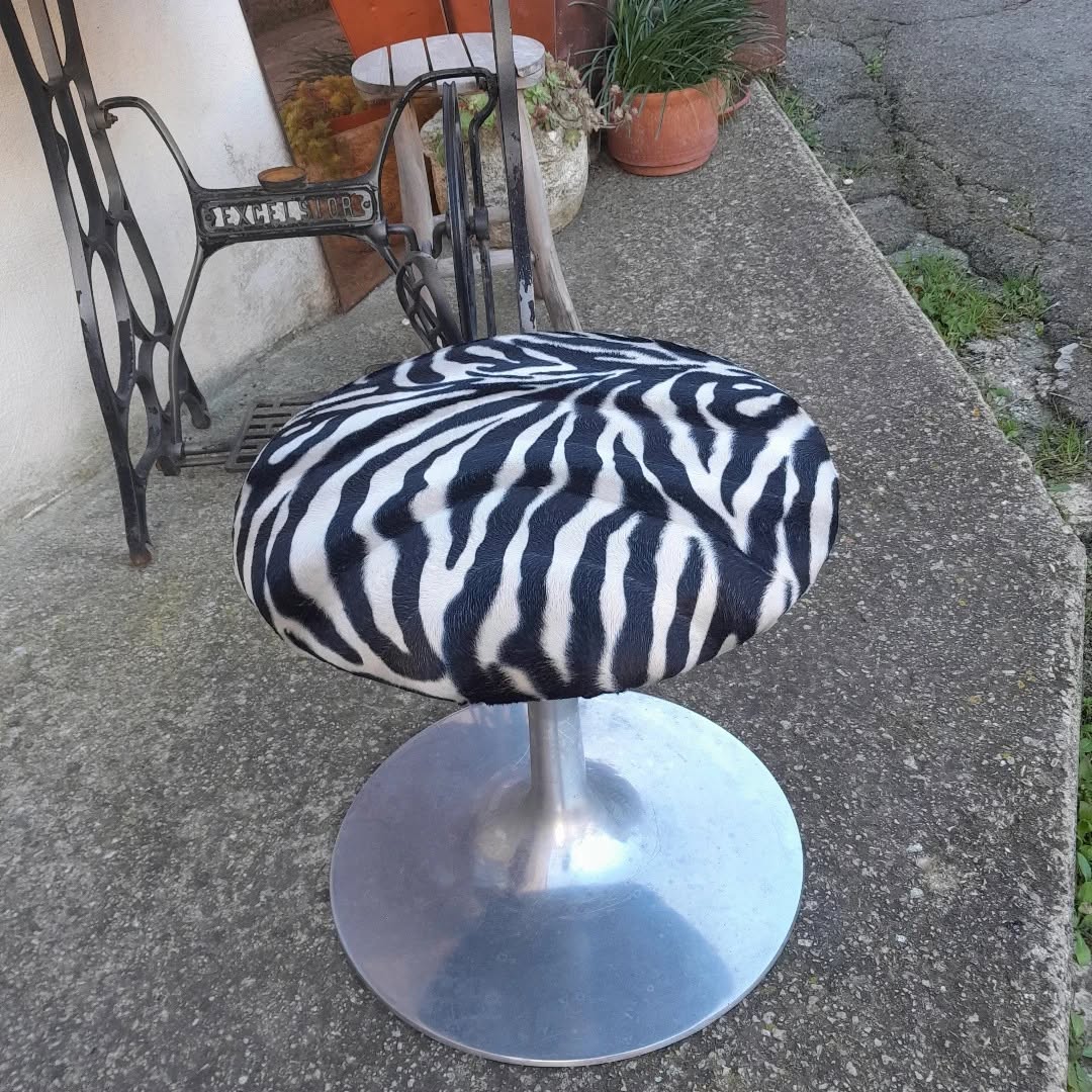 Tabouret à l’assise graphique