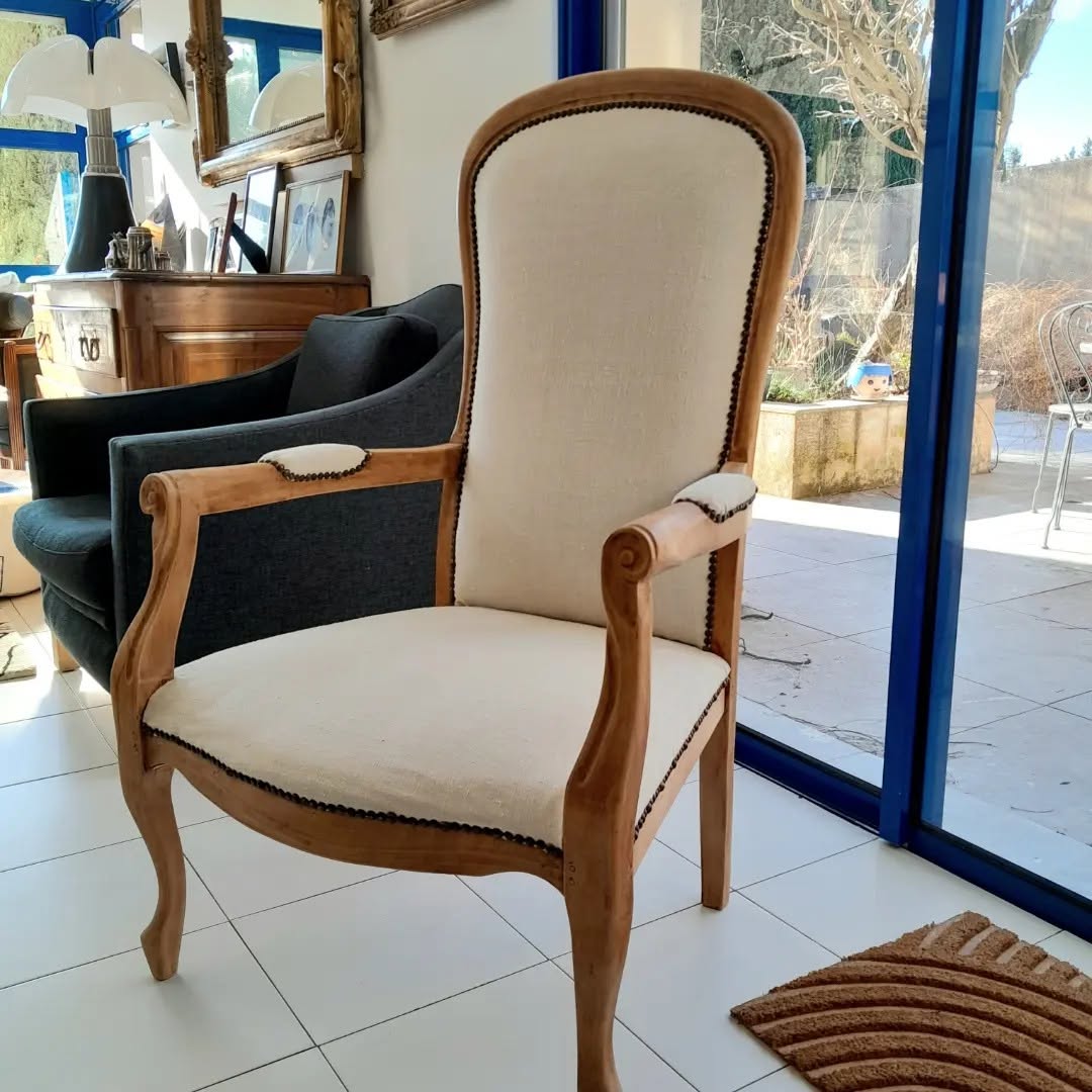 Fauteuil ancien retapissé